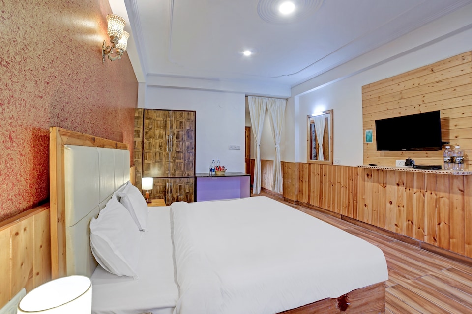 OYO 80605 Collection O Hotel Seven Hills, Kanyal Road, Manali