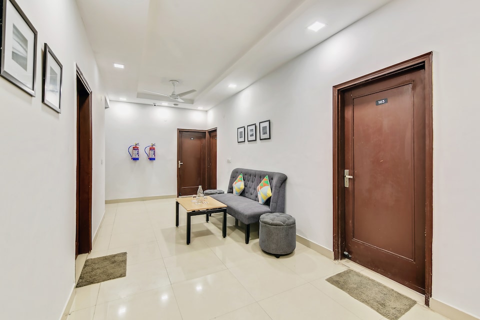 OYO Home Comfortable Stay Near M2k Cinemas Rohini, Pitampura - Rohini Delhi, Delhi