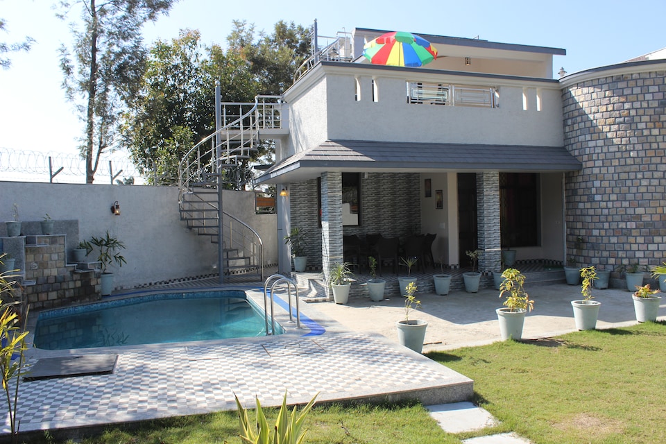 Belvilla 2BHK with Private Swimming pool and Lawn, Chakrata Road Dehradun, Dehradun