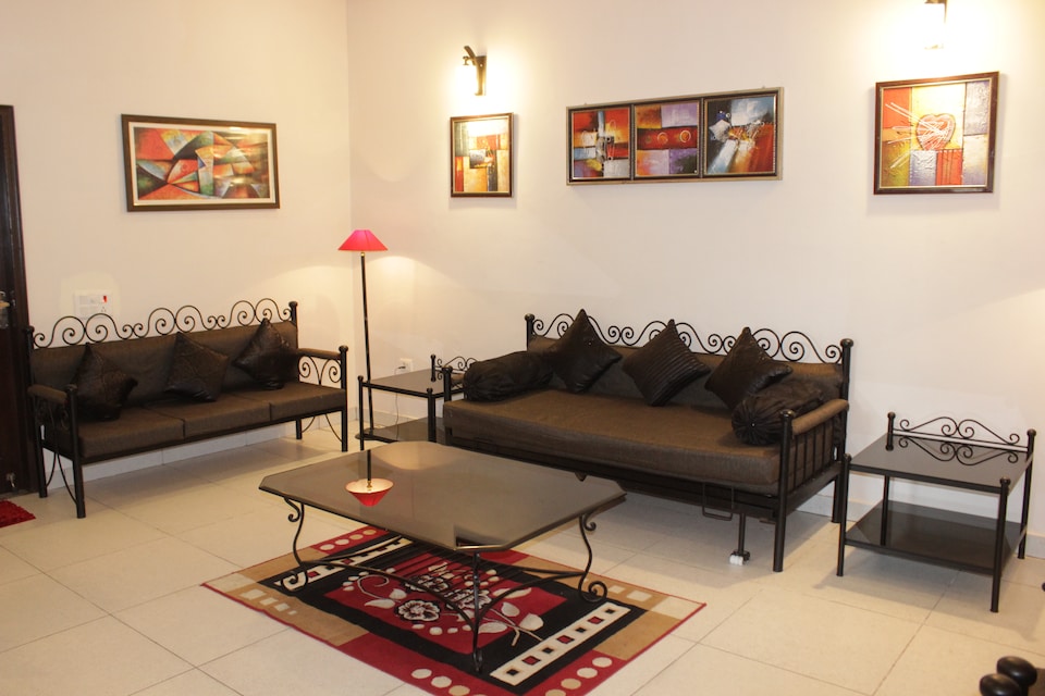 Belvilla 2BHK with Private Swimming pool and Lawn, Chakrata Road Dehradun, Dehradun