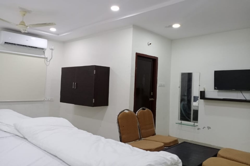 OYO 80651 Hotel Hamsa International, Kompally - Jeedimetla, Hyderabad