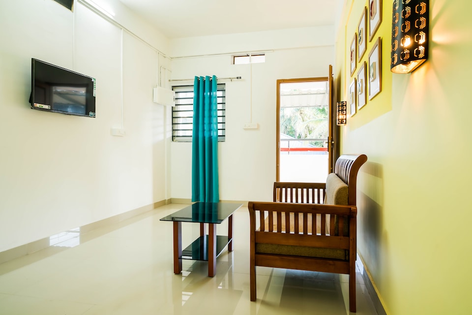 OYO 80663 Majestic Valentine Inn, Kakkanad Kochi, कोच्चि
