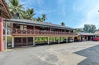 OYO 90278 Redzwan's Beach Resort