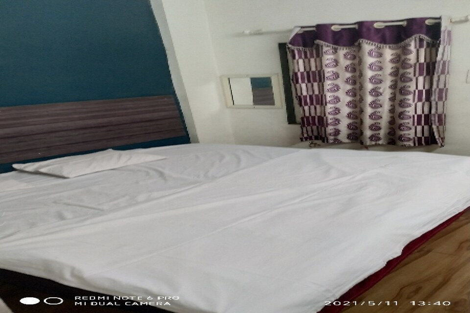 SPOT ON 80675 Chaitanya Lodge, Viman Nagar, Pune