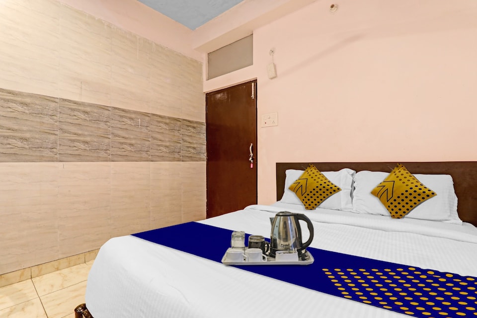 SPOT ON GKP096 Ganesh Pashupatinath Inn, Gorakhnath Gorakhpur, Gorakhpur