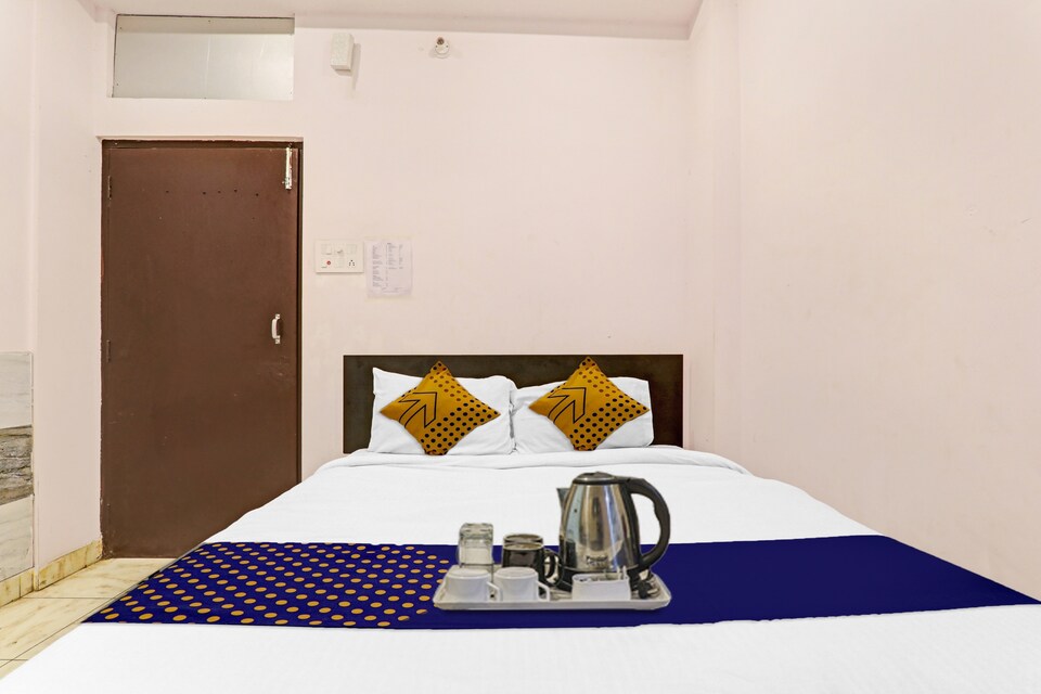 SPOT ON GKP096 Ganesh Pashupatinath Inn, Gorakhnath Gorakhpur, Gorakhpur