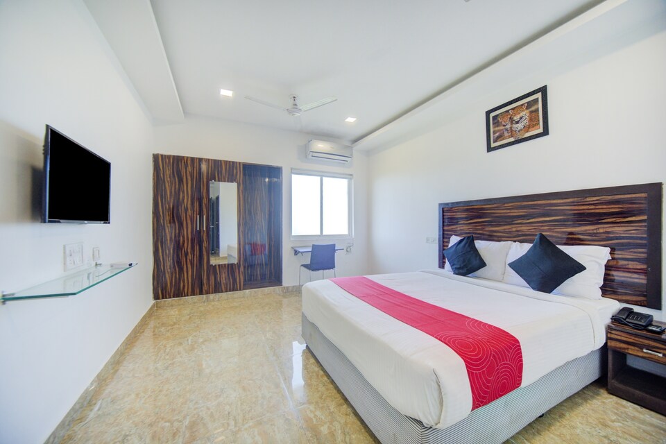 Collection O 80699 Laf Stays , GST Chennai, Chennai