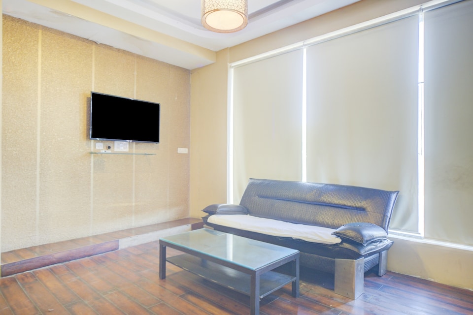 Collection O 80699 Laf Stays , GST Chennai, Chennai