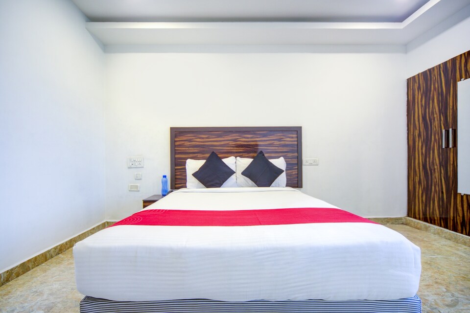 Collection O 80699 Laf Stays , GST Chennai, Chennai