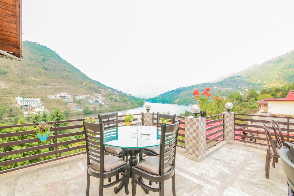 OYO Home 80757 Luxurious Stay Bhimtal, Highcourt Nainital, Nainital