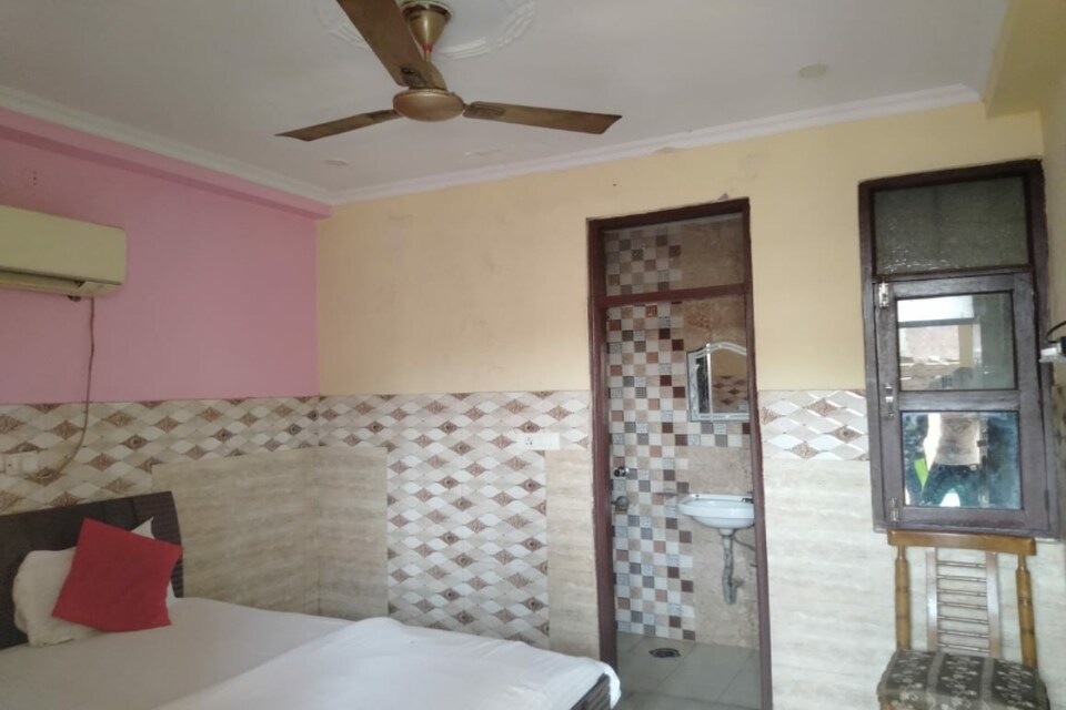 SPOT ON 80761 The Surya Inn, Nizamuddin Delhi, Delhi