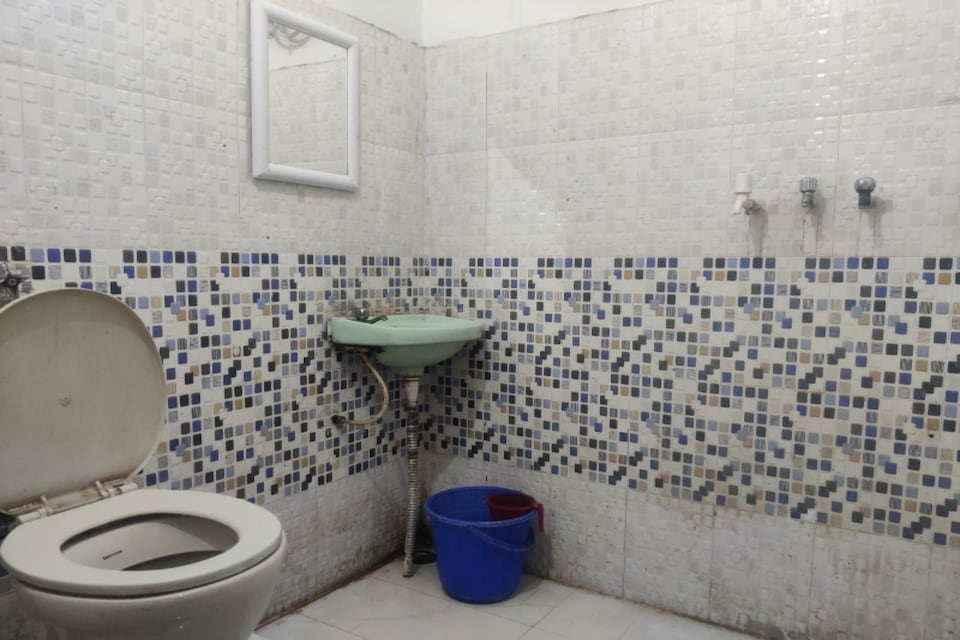 OYO Hotel Tomar Palace, Janam Bhoomi Mathura, Mathura