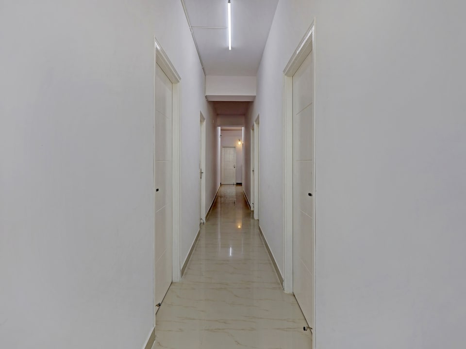 Hotel O Compact Studio Kr Puram Near Phoenix Marketcity, KR Puram Bangalore, Bangalore