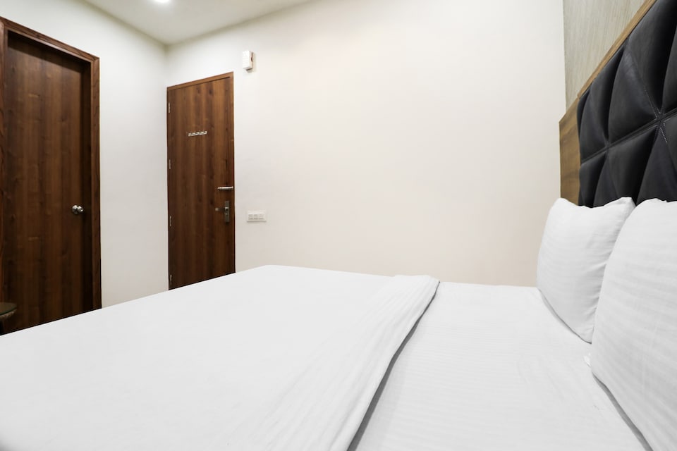 OYO Hotel Royal Mg, Bus Stand Ludhiana, Ludhiana