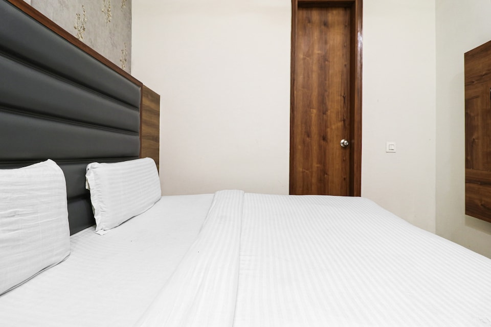 OYO Hotel Royal Mg, Bus Stand Ludhiana, Ludhiana