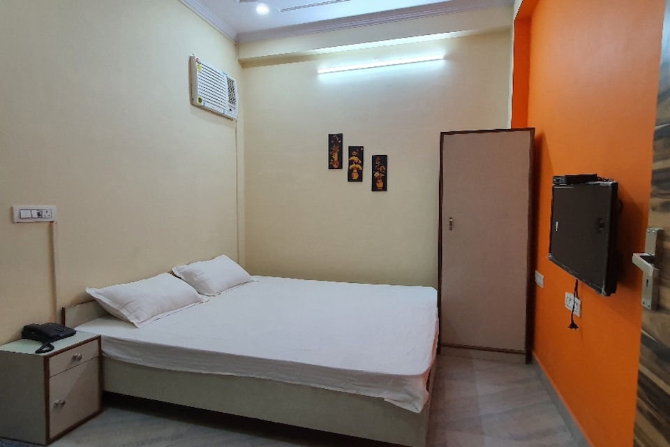 OYO 80804 Mahadeva Guest House, Railway Station Allahabad, Prayagraj