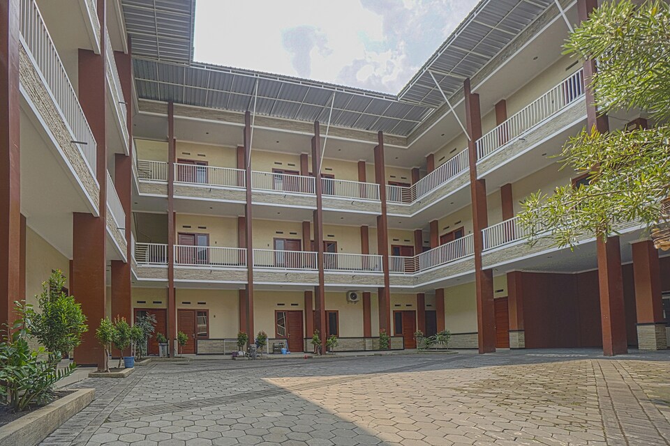 OYO 90466 Roemah Singgah & Kost Ekslusif Syariah, Malang Malang, Malang