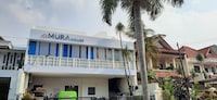OYO 90470 Mura House Syariah