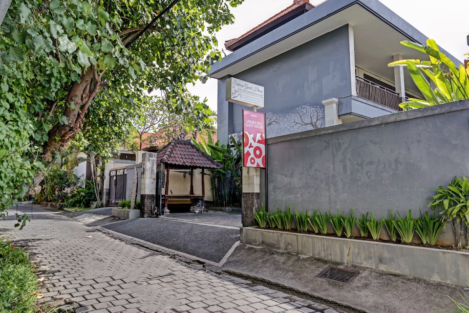 OYO 90471 Sakura Guest House, Canggu, Bali