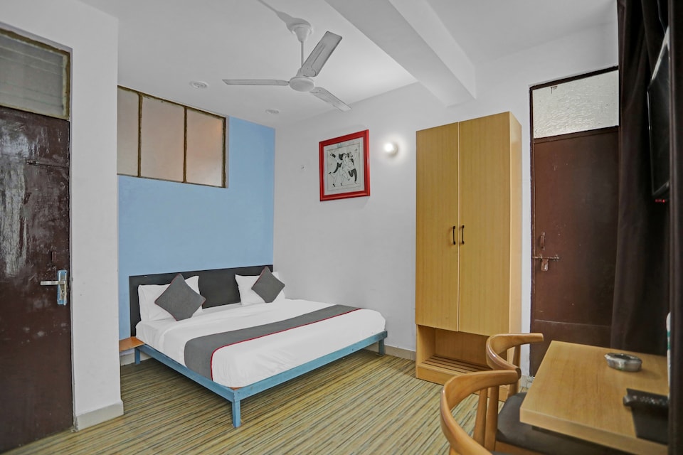 Hotel O Sky View Residency , Rajouri Garden Delhi, Delhi