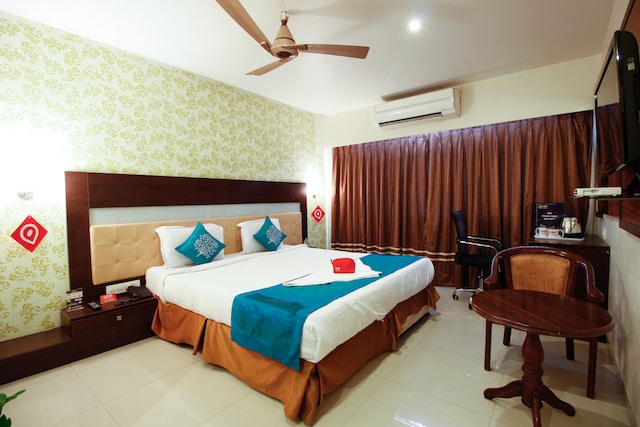 OYO Hotel Sitara Grand Near Miraj Cinemas - Shalini Shivani