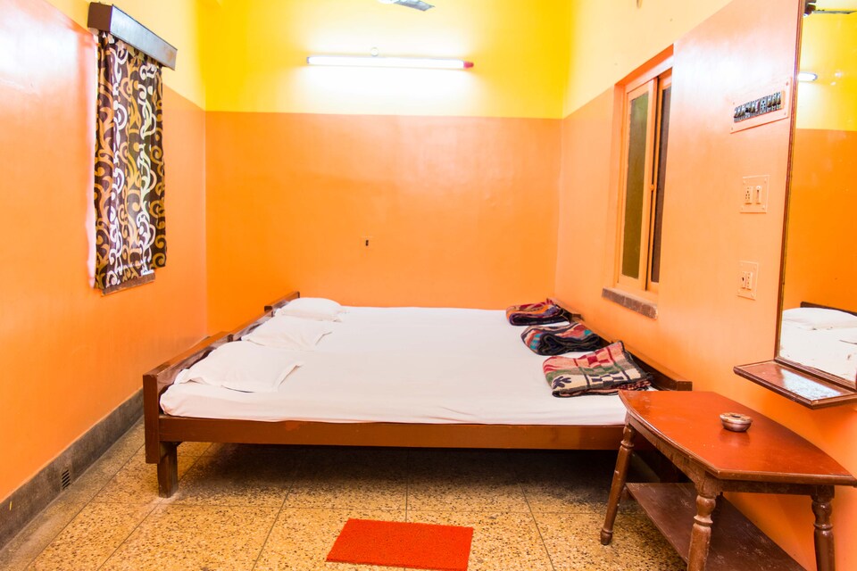 OYO Basic 403 Airport Gate Number 2, VIP Road Kolkata, Kolkata