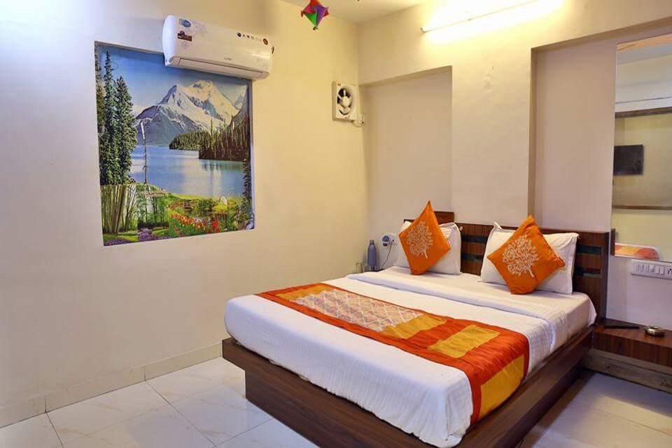 OYO 80901 Hotel Royal, SG Highway Ahmedabad, Ahmedabad