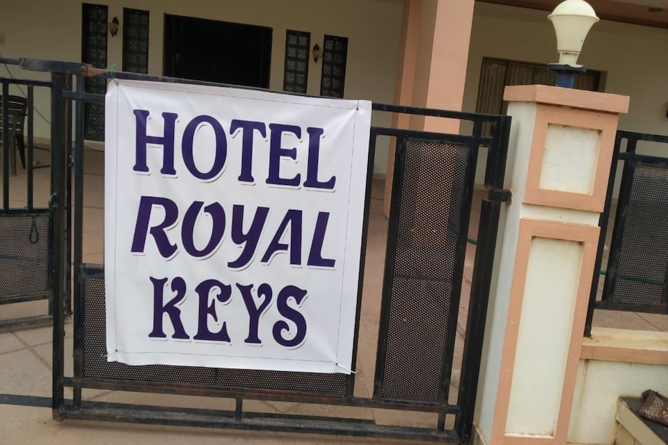 Capital O 80910 Royal Keys, Ramaraopet Kakinada, Kakinada