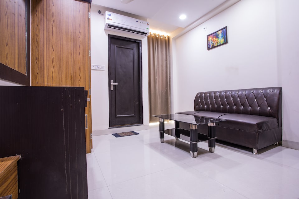 OYO 6742 Hotel Akash Ganga, Dewas City, Dewas