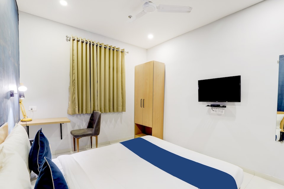 Collection O Hotel Ace , Jetalpur Road Vadodara, Vadodara