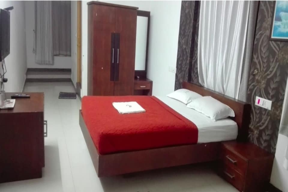 Capital O 80973 Hotel Sahara Inn Rooms, Vythiri Wayanad, Wayanad