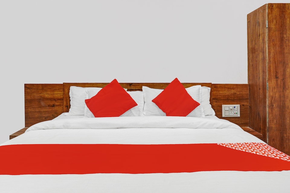 OYO 80982 Hotel Ashiyana, Dindoli, Surat