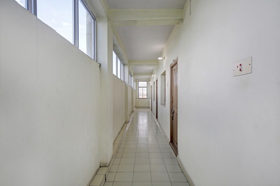 OYO Flagship 81023 Sanjay Suites, Ambattur, Chennai