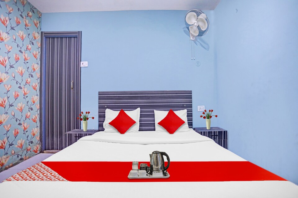 Flagship Hotel Plaza Near Gokulpuri Metro Station, Anand Vihar Delhi, Delhi