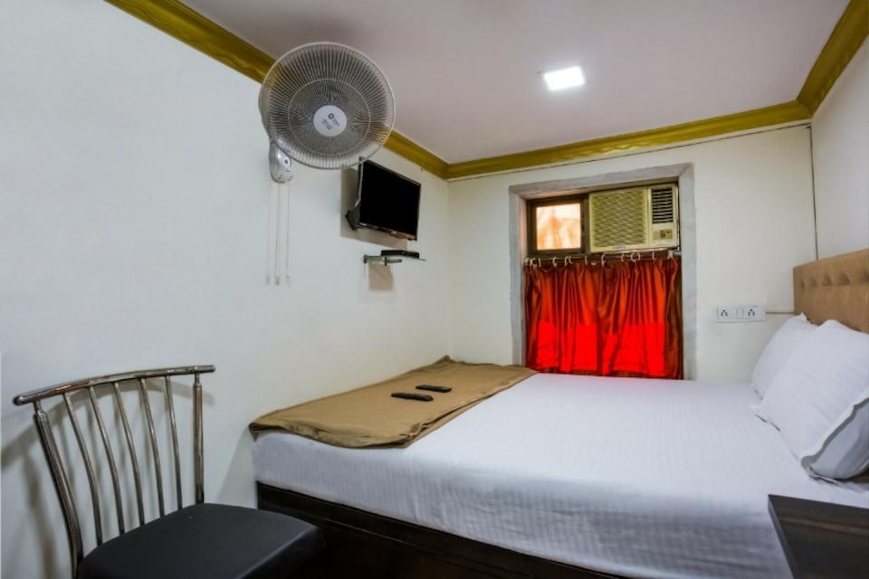 OYO 81049 Hotel Ak Residency Palace, Mumbai International Airport, Mumbai