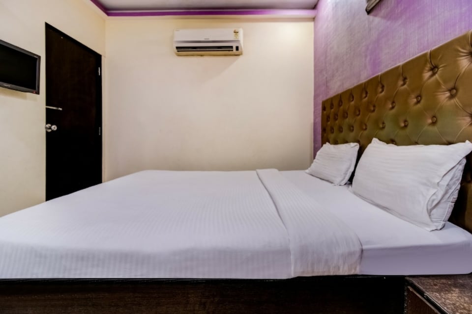 OYO 81050 Omkar Residency, Mumbai International Airport, Mumbai