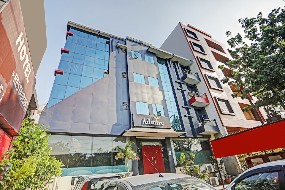 OYO Townhouse 81059 Admire Inn, Noida City, Noida