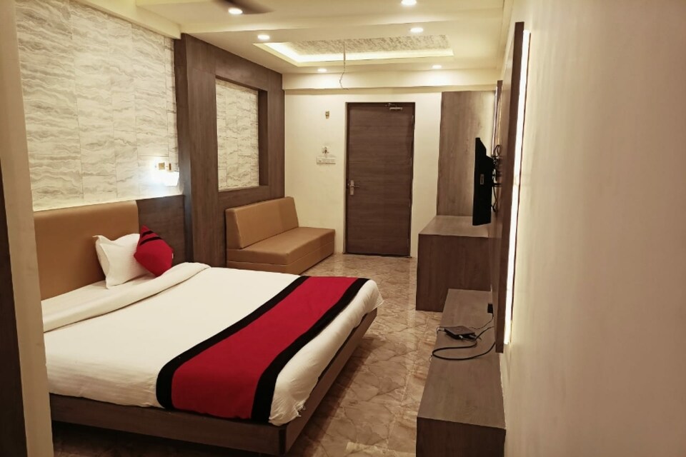 Capital O 81061 Hotel The Novelty, Kanpur Railway Station, कानपुर