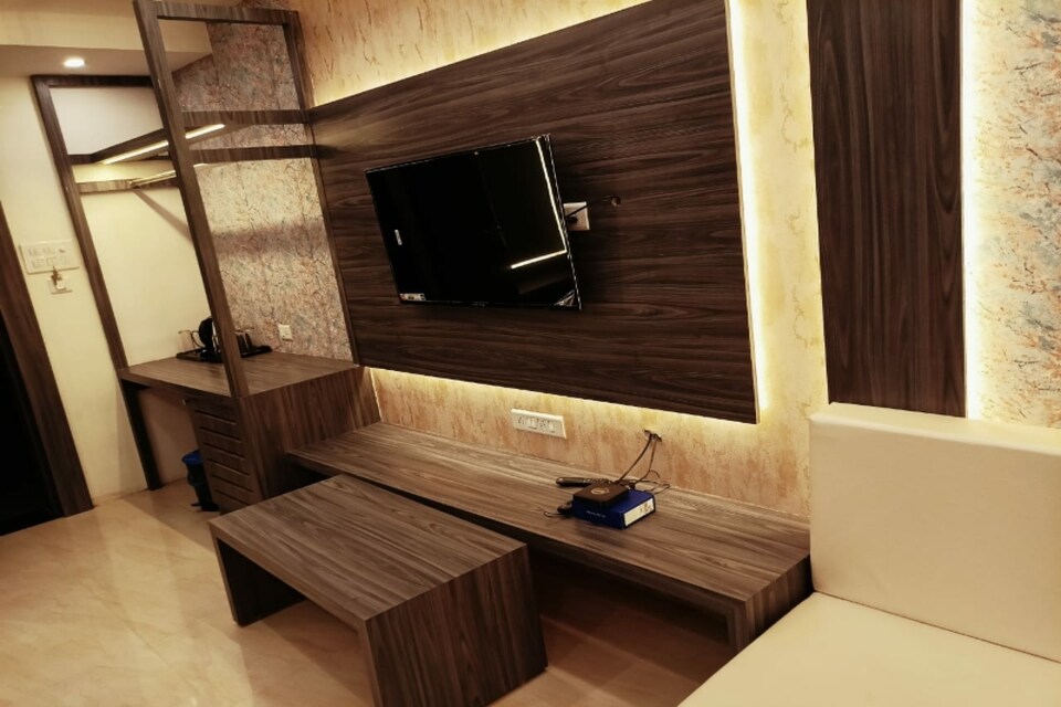 Capital O 81061 Hotel The Novelty, Kanpur Railway Station, कानपुर