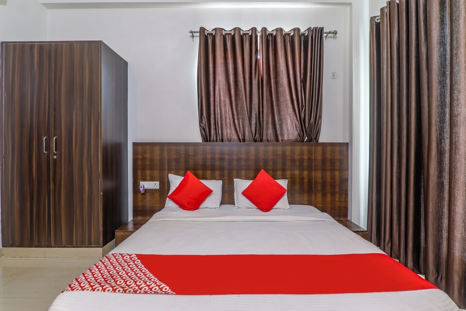 OYO 81072 Hotel Park View , Gomti Nagar Lucknow, Lucknow