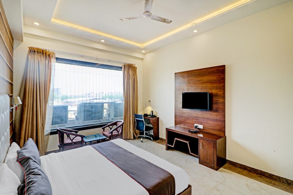 Collection O 81077 Hotel Star light, Fatehabad Road, Agra