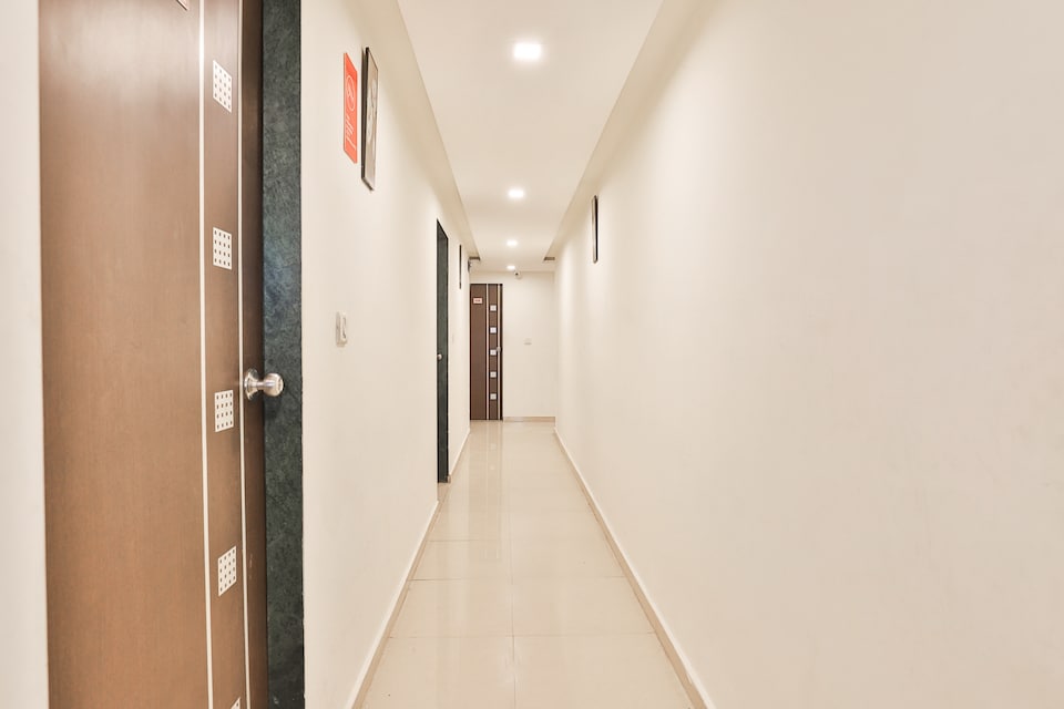 Hotel  O Apollo, Navrangpura Ahmedabad, Ahmedabad