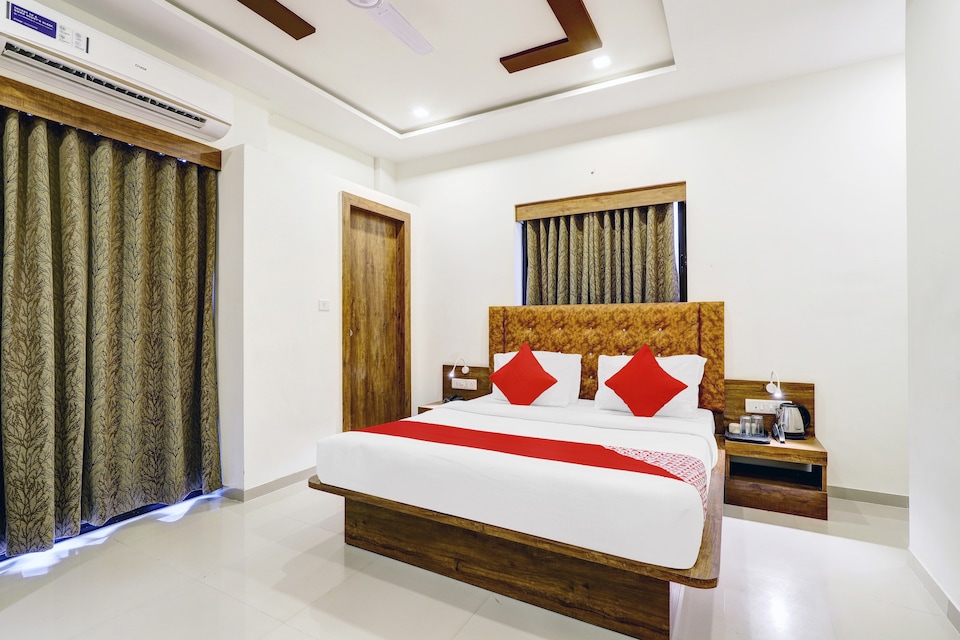 Capital O 81094 Hotel Sai Krupa, Vastrapur Ahmedabad, Ahmedabad