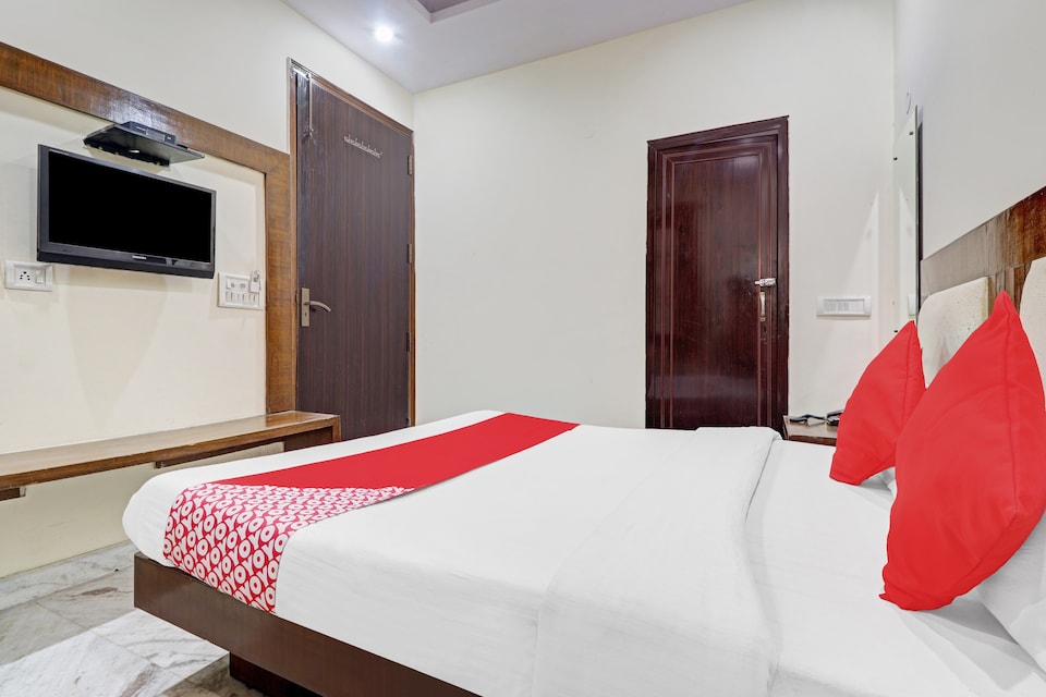 Hotel O Vintage Inn New Delhi railway station, Paharganj Delhi, Delhi