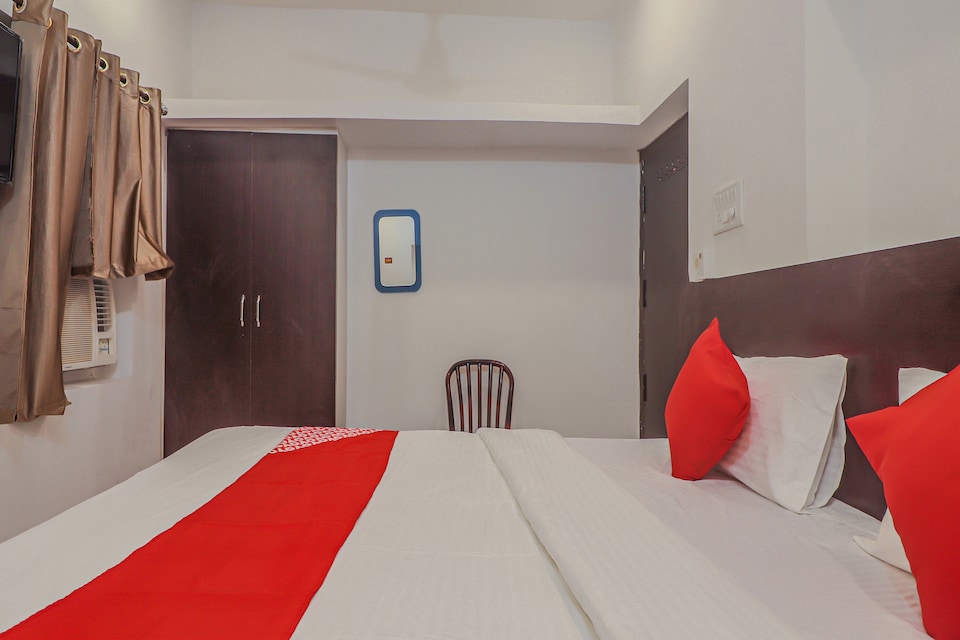 Hotel O Sai Palace Baba Chowk Bus Stand, Bailey Road, Patna