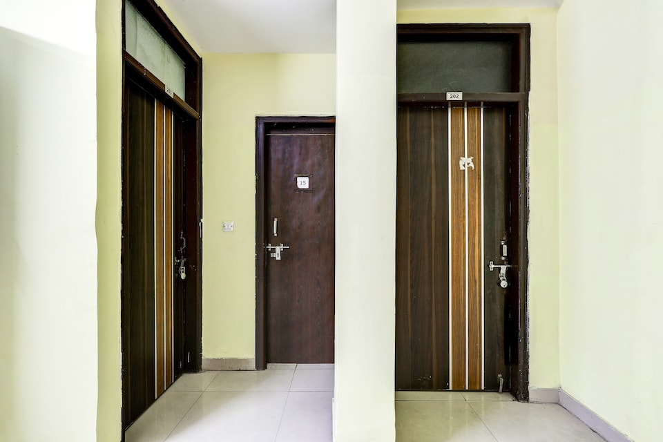 Hotel O Mona Continental, Anand Vihar Delhi, Delhi