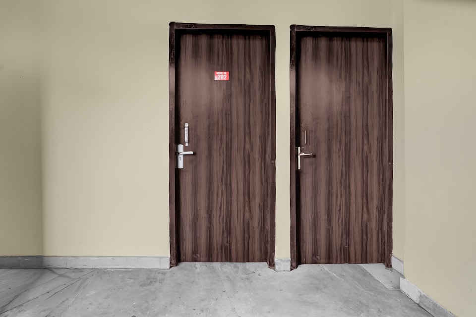 Hotel O M.C. RESIDENCY, Pitampura - Rohini Delhi, Delhi