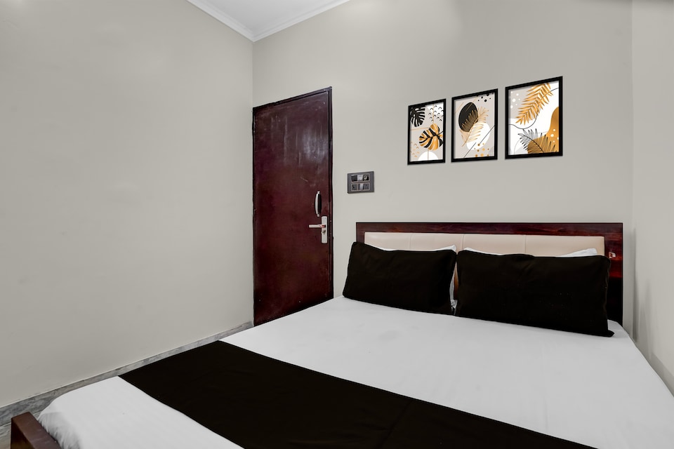 Hotel O Prince, Pitampura - Rohini Delhi, Delhi