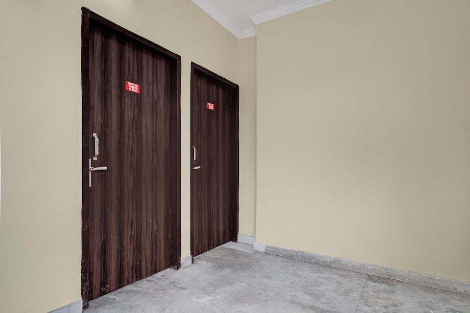 Hotel O M.C. RESIDENCY, Pitampura - Rohini Delhi, Delhi