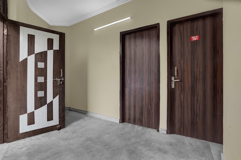 Hotel O M.C. RESIDENCY, Pitampura - Rohini Delhi, Delhi
